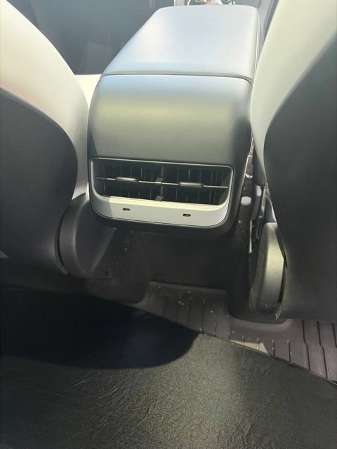 Used 2024 Tesla Model Y Performance AWD/4WD image 26