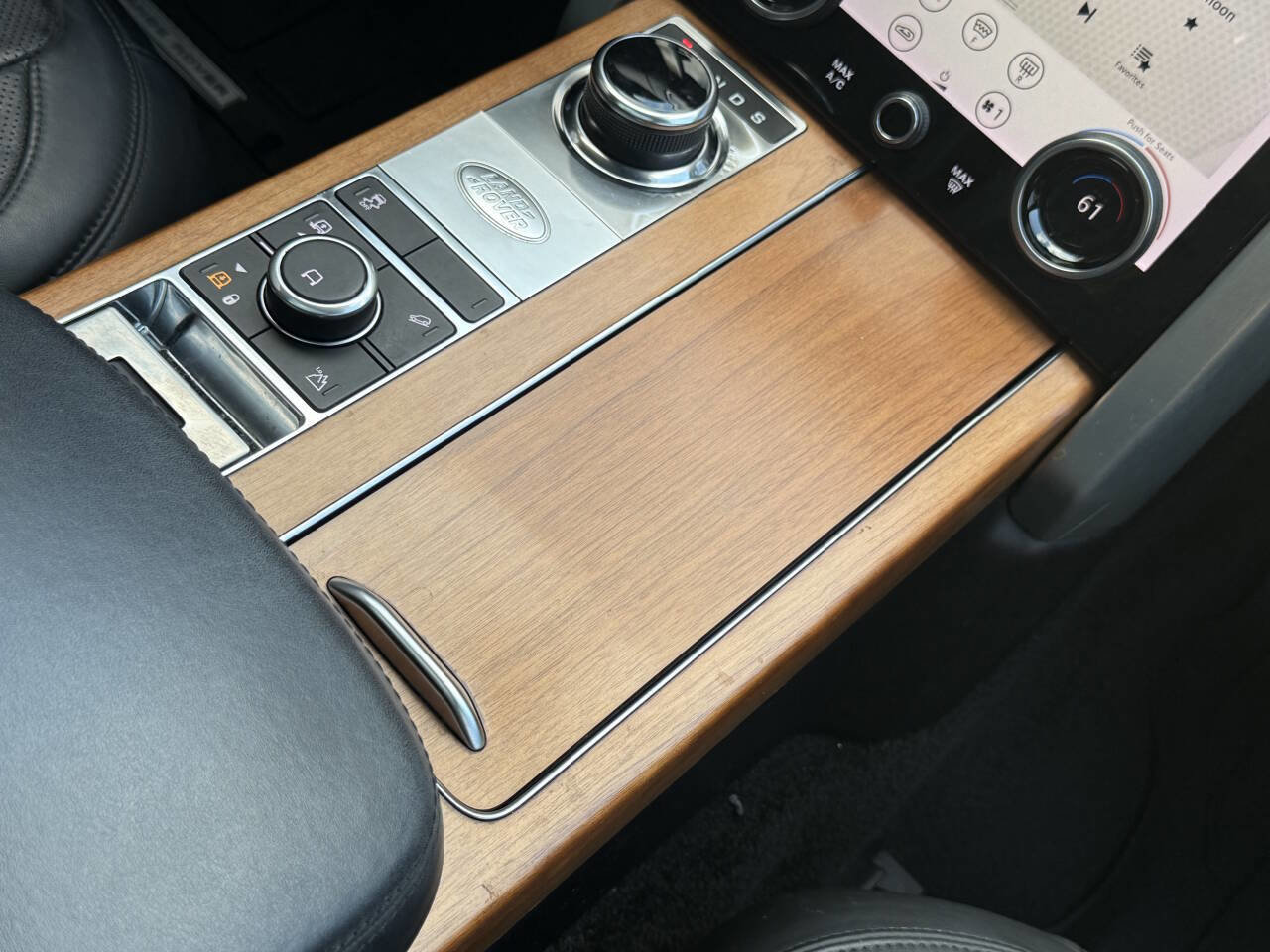 Used 2018 Land Rover Range Rover Supercharged image 35