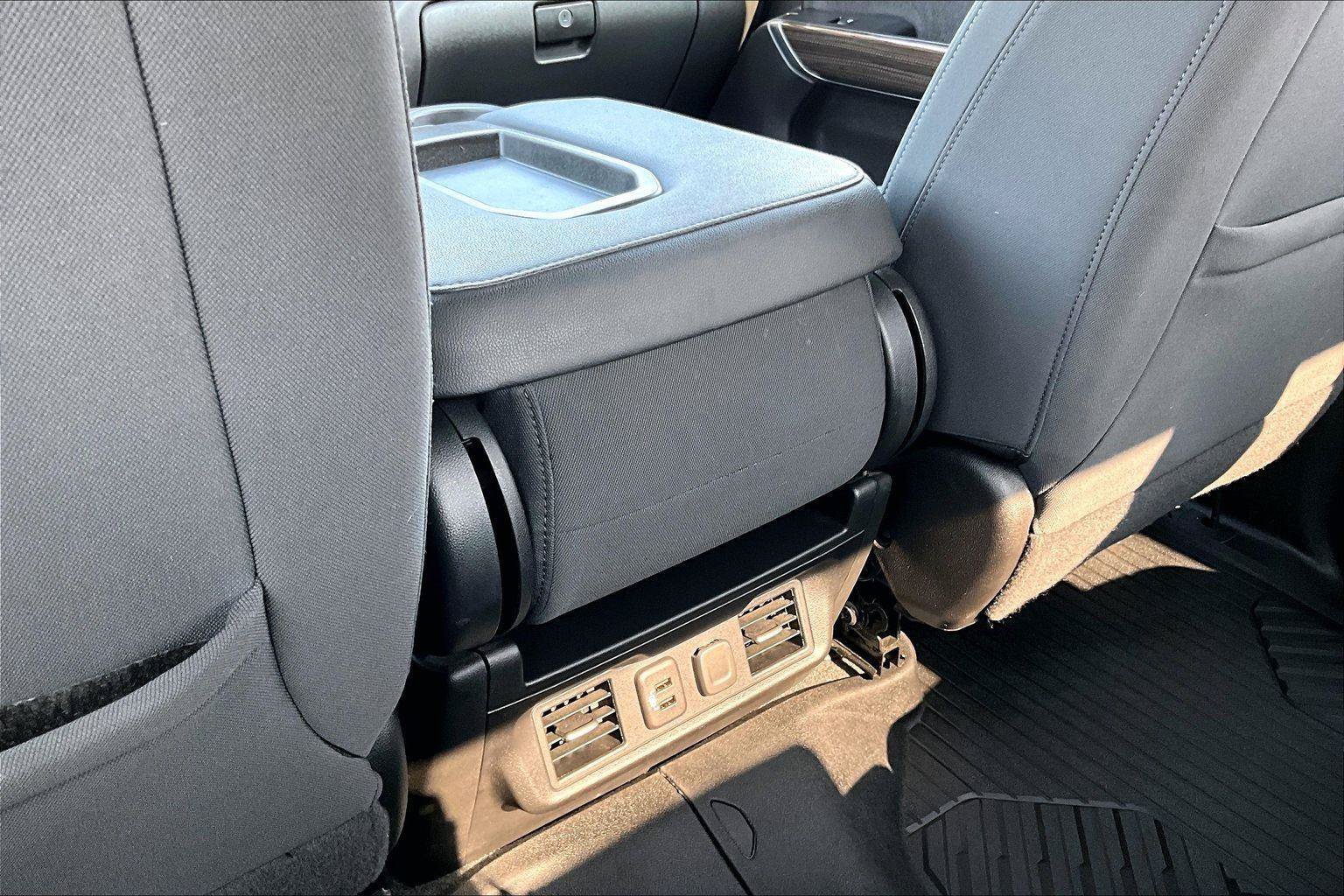 Used 2021 Chevrolet Silverado 1500 LT AWD/4WD image 32