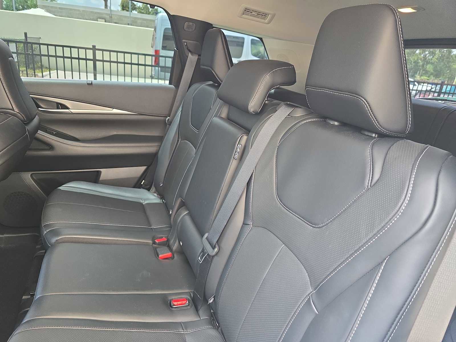 Certified 2023 INFINITI QX60 Luxe FWD image 13