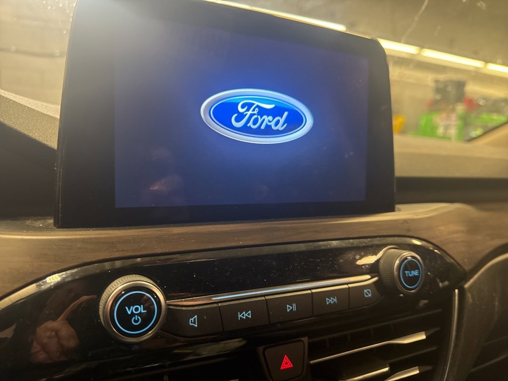 Used 2020 Ford Escape Titanium image 12