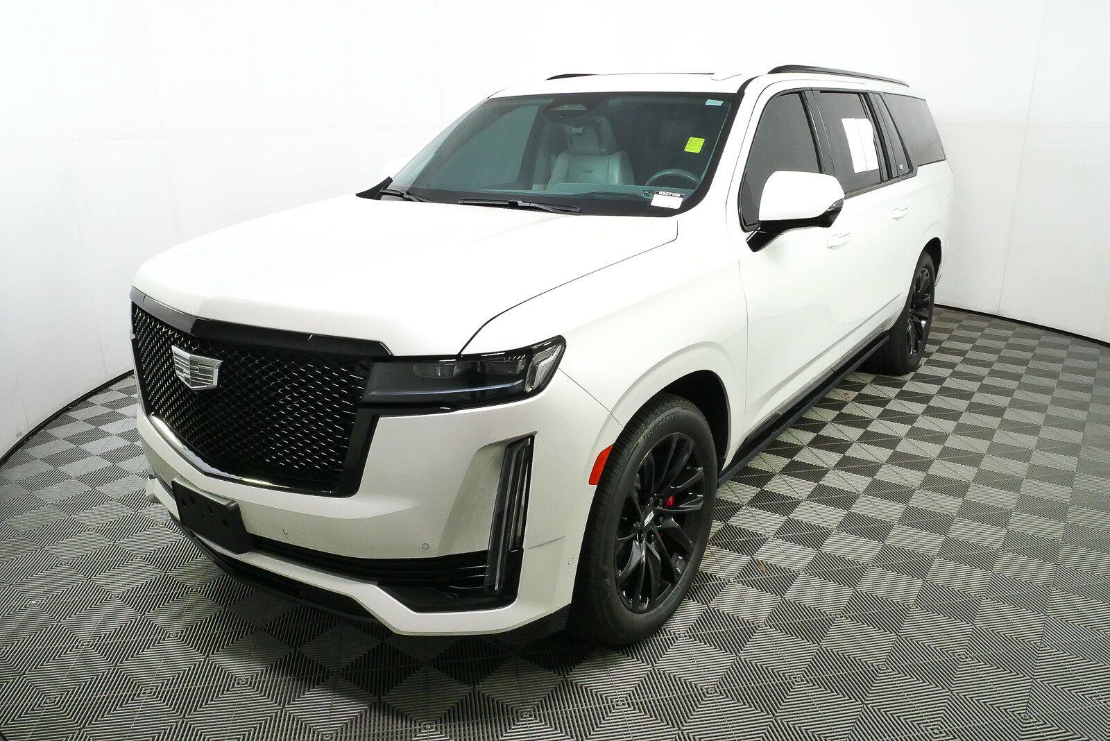Used 2023 Cadillac Escalade ESV Sport Platinum AWD/4WD image 25