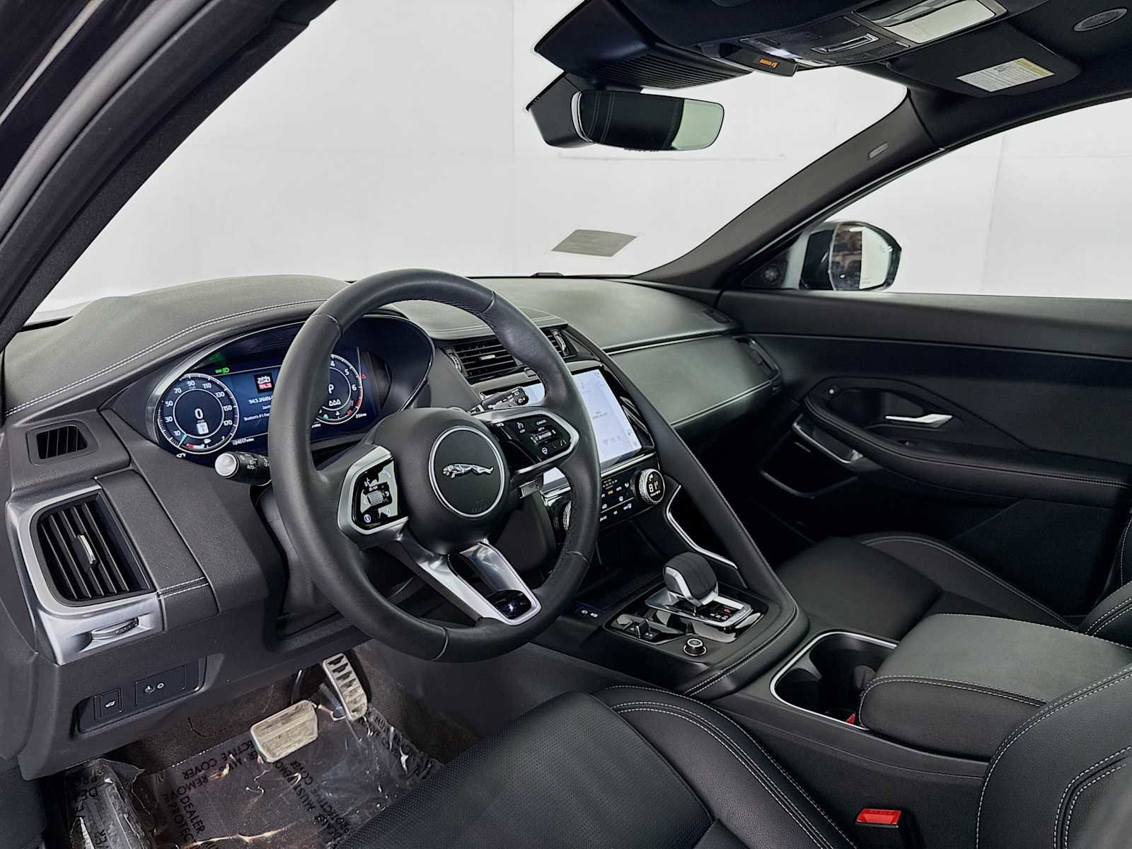 Used 2024 Jaguar E-PACE R-Dynamic SE image 9