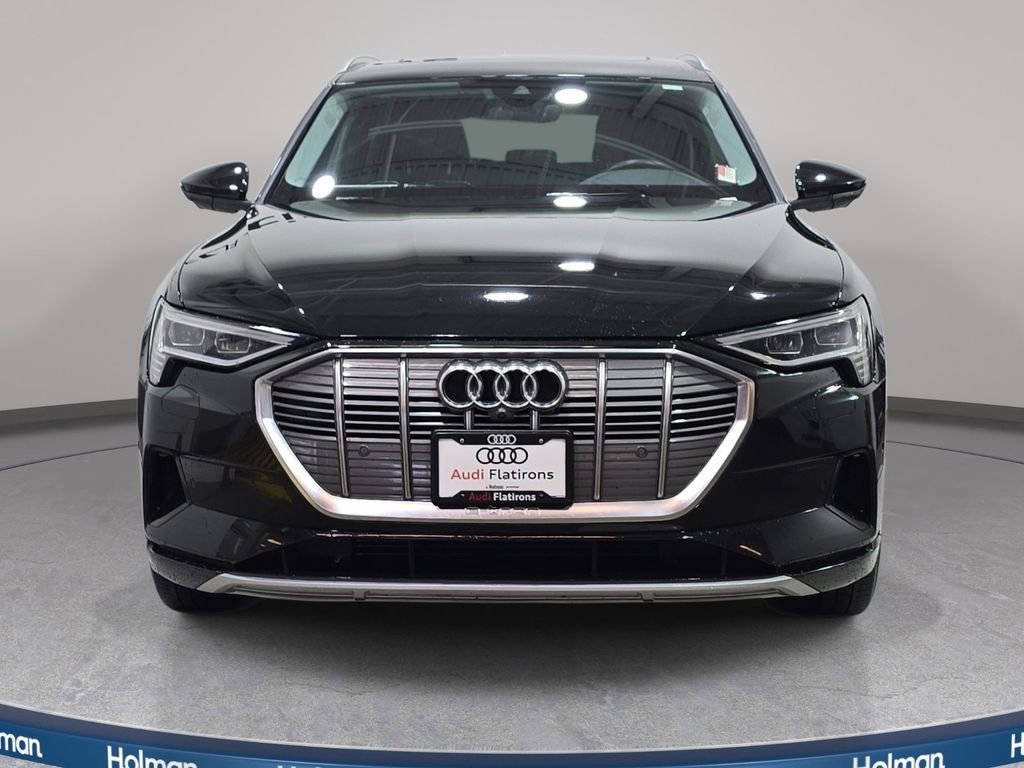 Used 2023 Audi e-tron Premium Plus w/ Premium Plus Package image 3