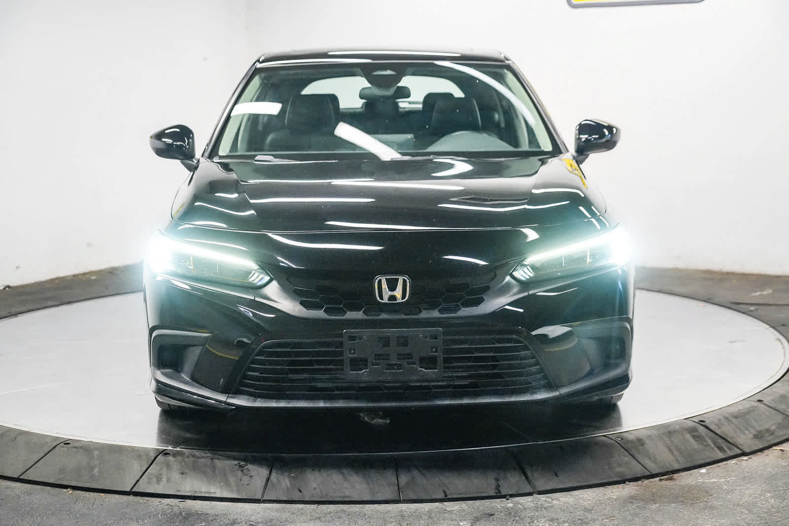 Used 2022 Honda Civic EX-L image 4