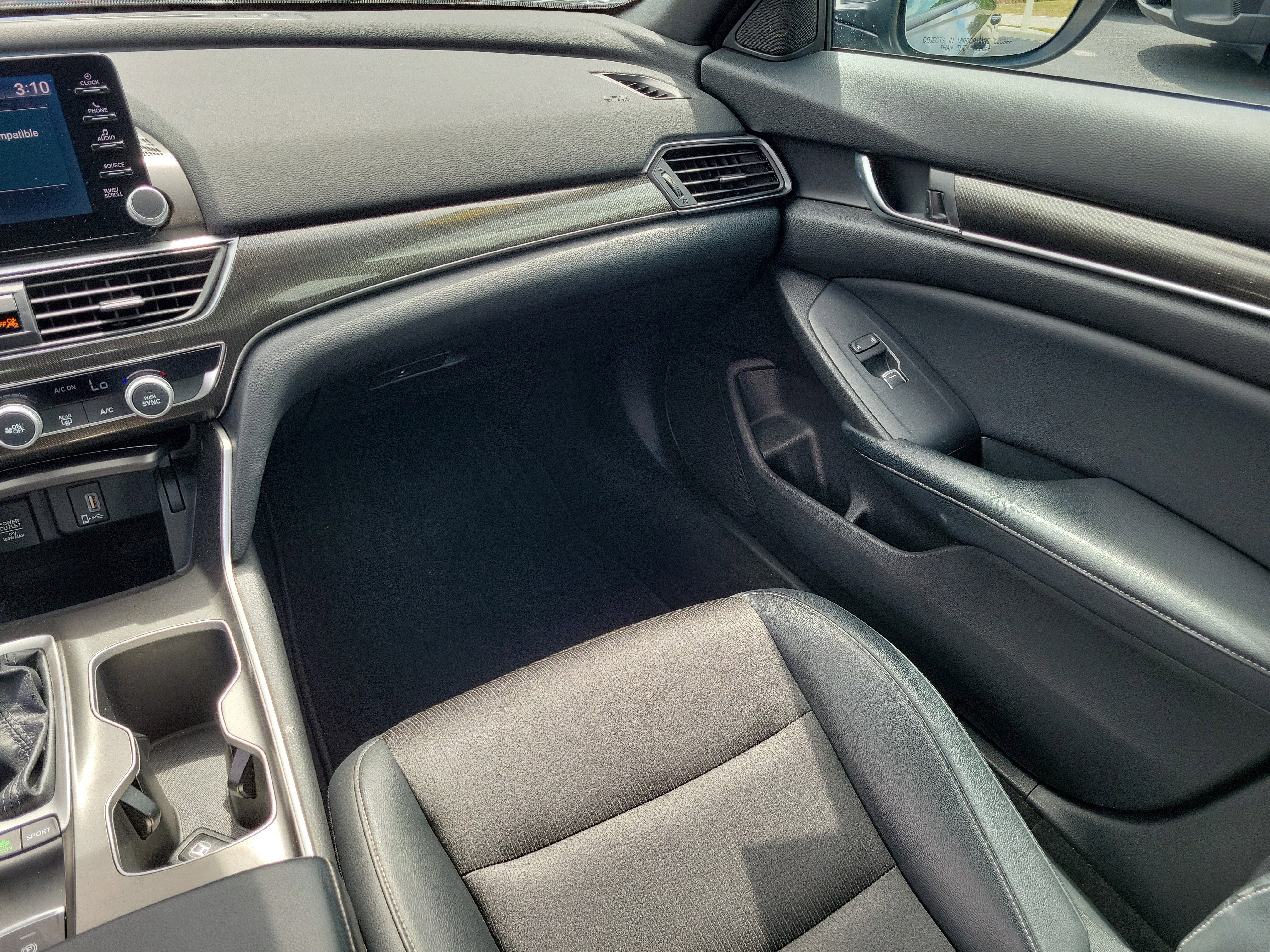 Used 2018 Honda Accord Sport image 17