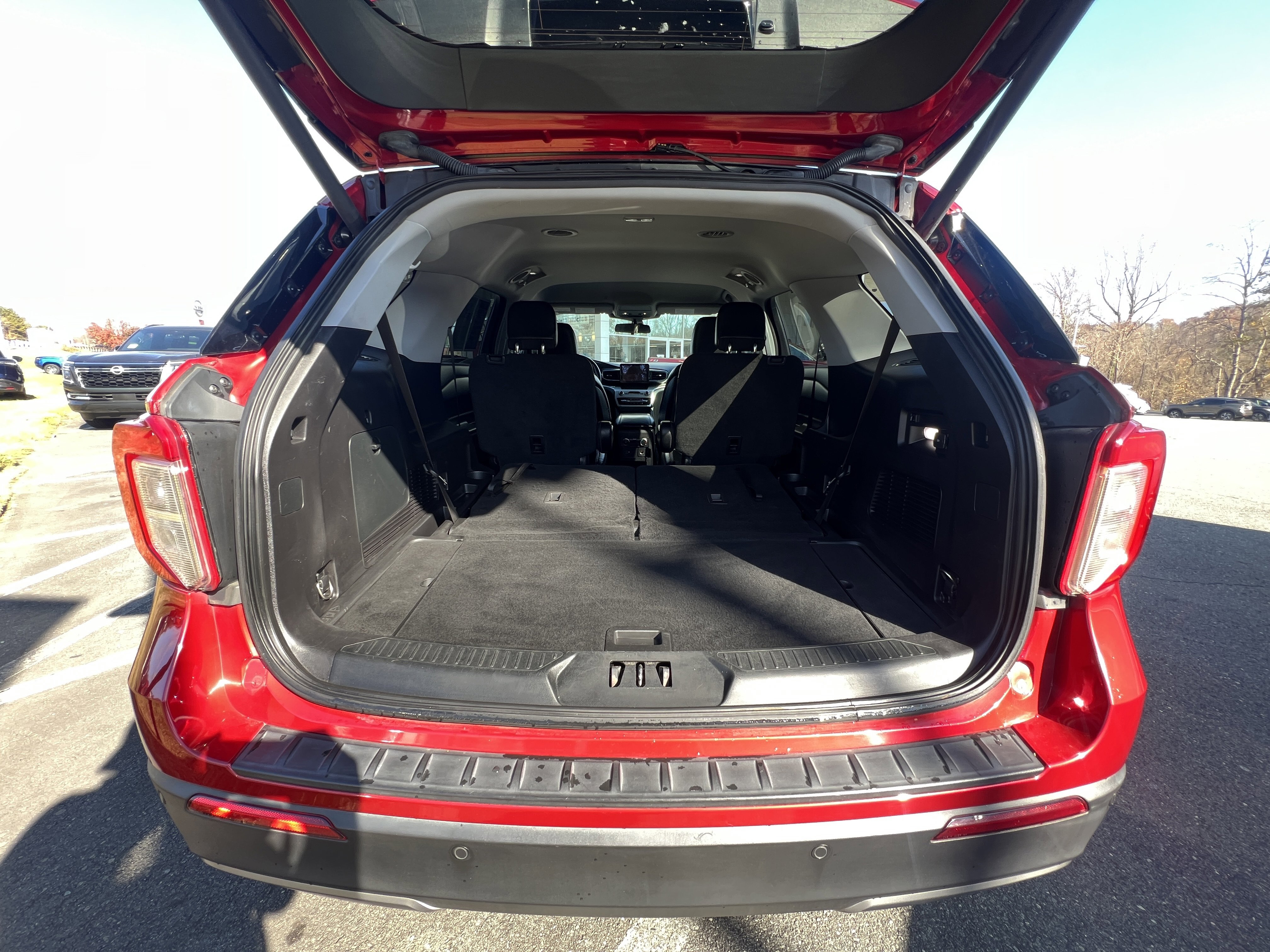 Used 2020 Ford Explorer XLT w/ Equipment Group 202A image 32