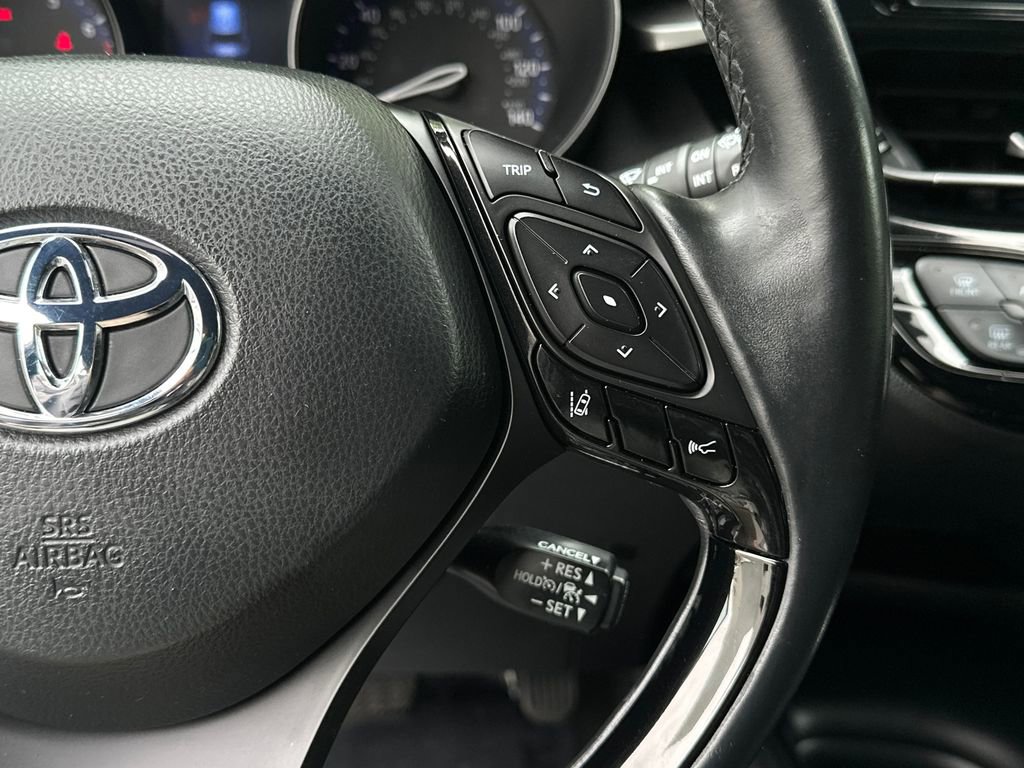 Used 2018 Toyota C-HR XLE FWD image 24