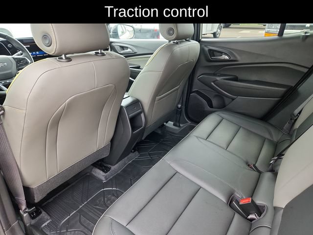 Used 2026 Chevrolet Trax ACTIV w/ Sunroof Package FWD image 27