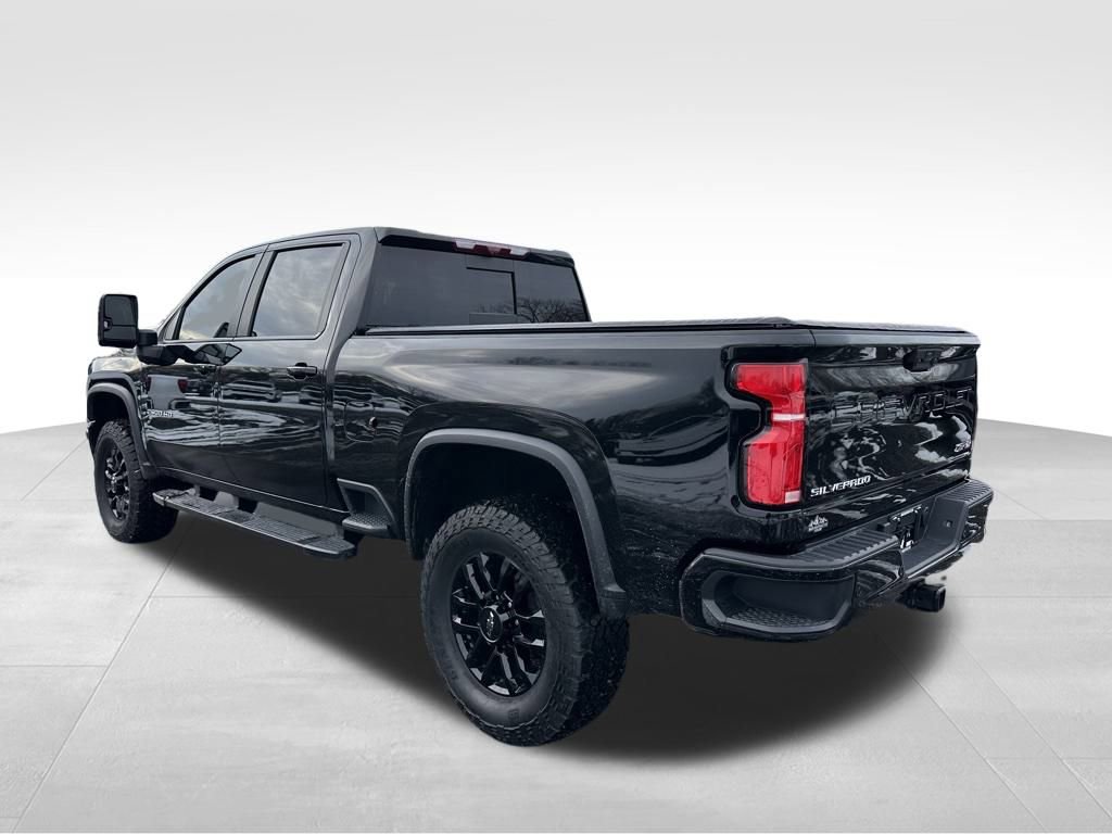Used 2024 Chevrolet Silverado 2500 ZR2 w/ Technology Package image 14