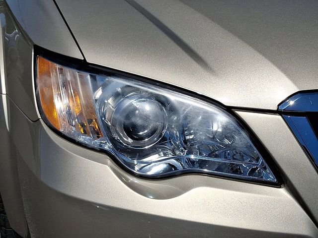 Used 2009 Subaru Outback 2.5i Limited AWD/4WD image 9