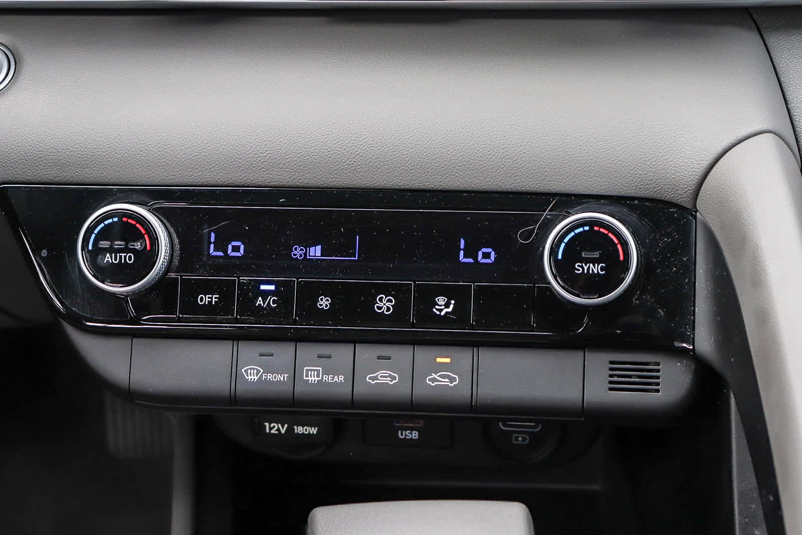 Used 2023 Hyundai Elantra SEL image 16