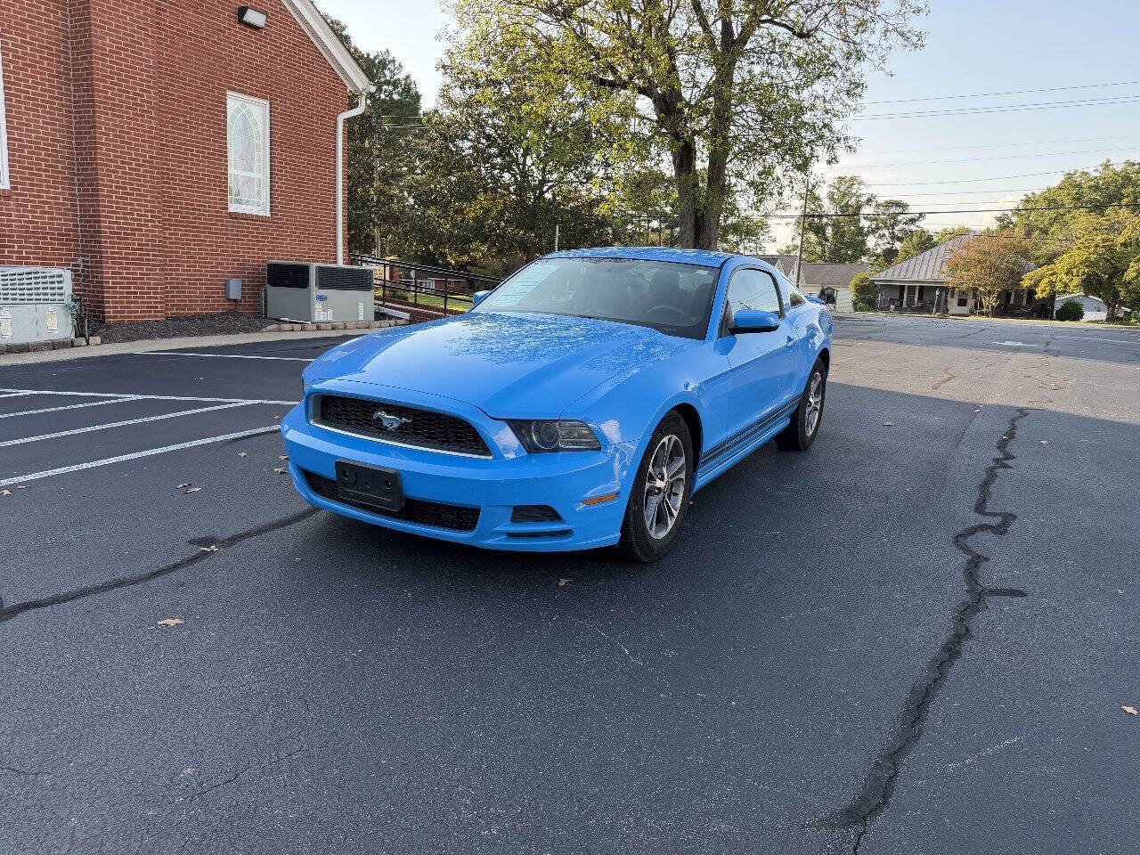 Used 2014 Ford Mustang Premium RWD image 1