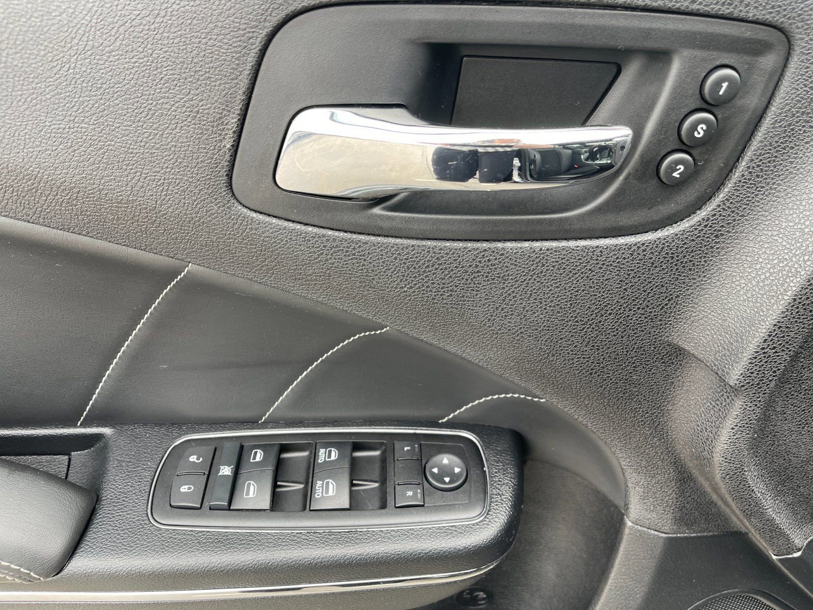 Used 2014 Dodge Charger R/T image 13