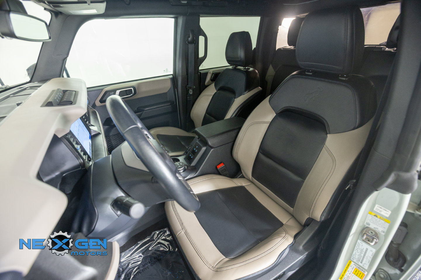 Used 2024 Ford Bronco Wildtrak AWD/4WD image 30