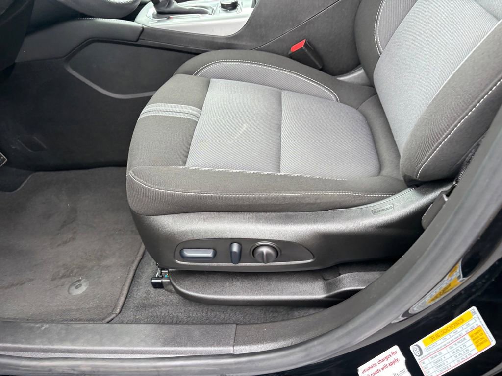Used 2025 Chevrolet Blazer LT AWD/4WD image 23