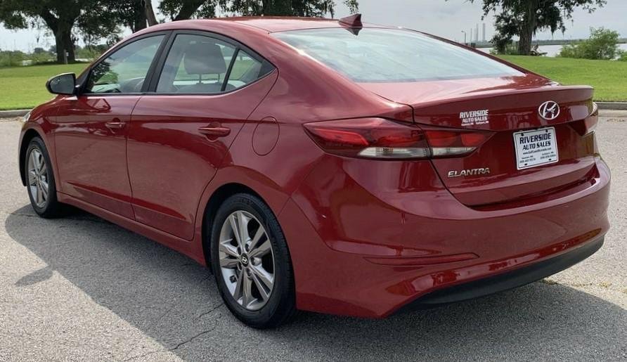 Used 2017 Hyundai Elantra SE image 6