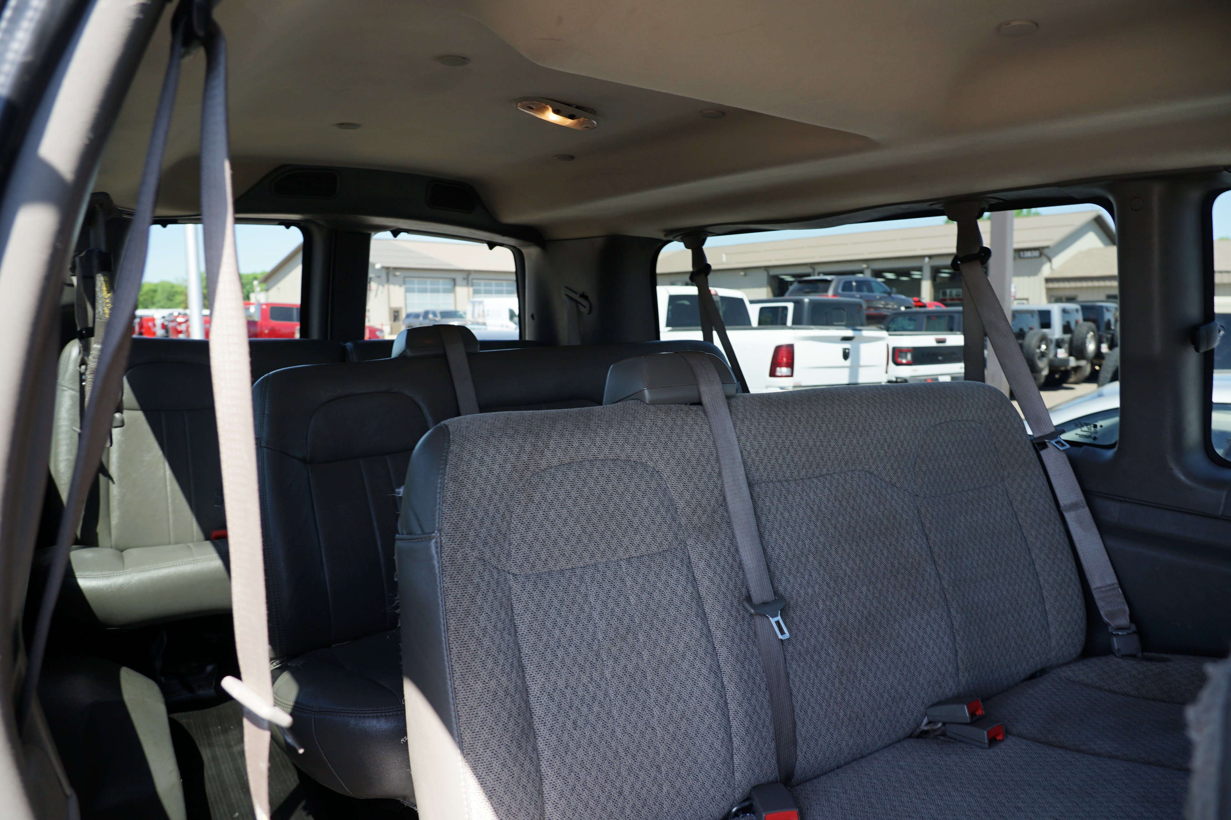 Used 2020 GMC Savana 3500 LS image 21