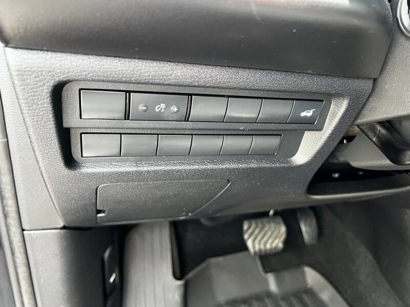 Used 2025 Mitsubishi Outlander SE AWD/4WD image 29