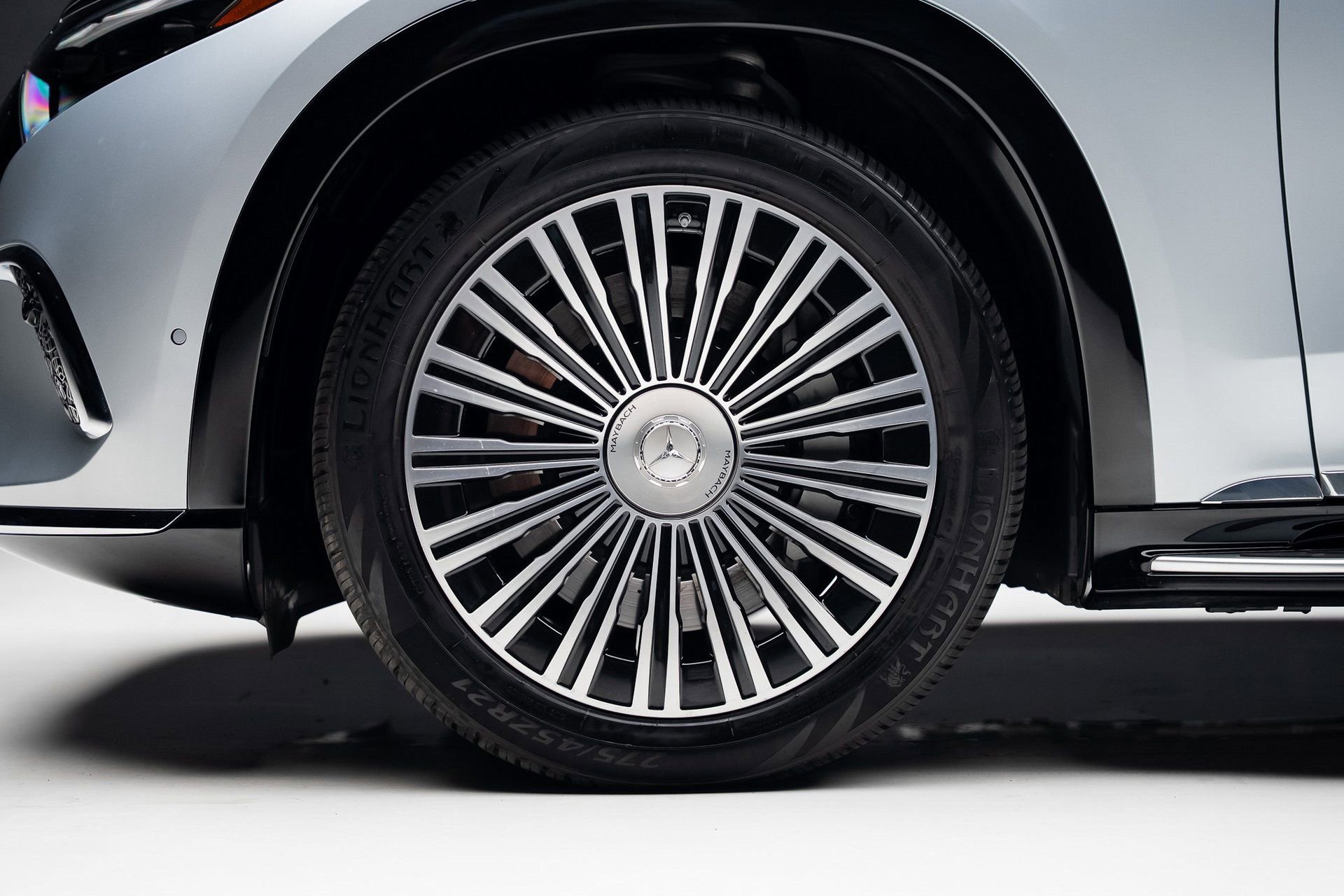 Used 2024 Mercedes-Benz Maybach EQS 680 4MATIC image 18