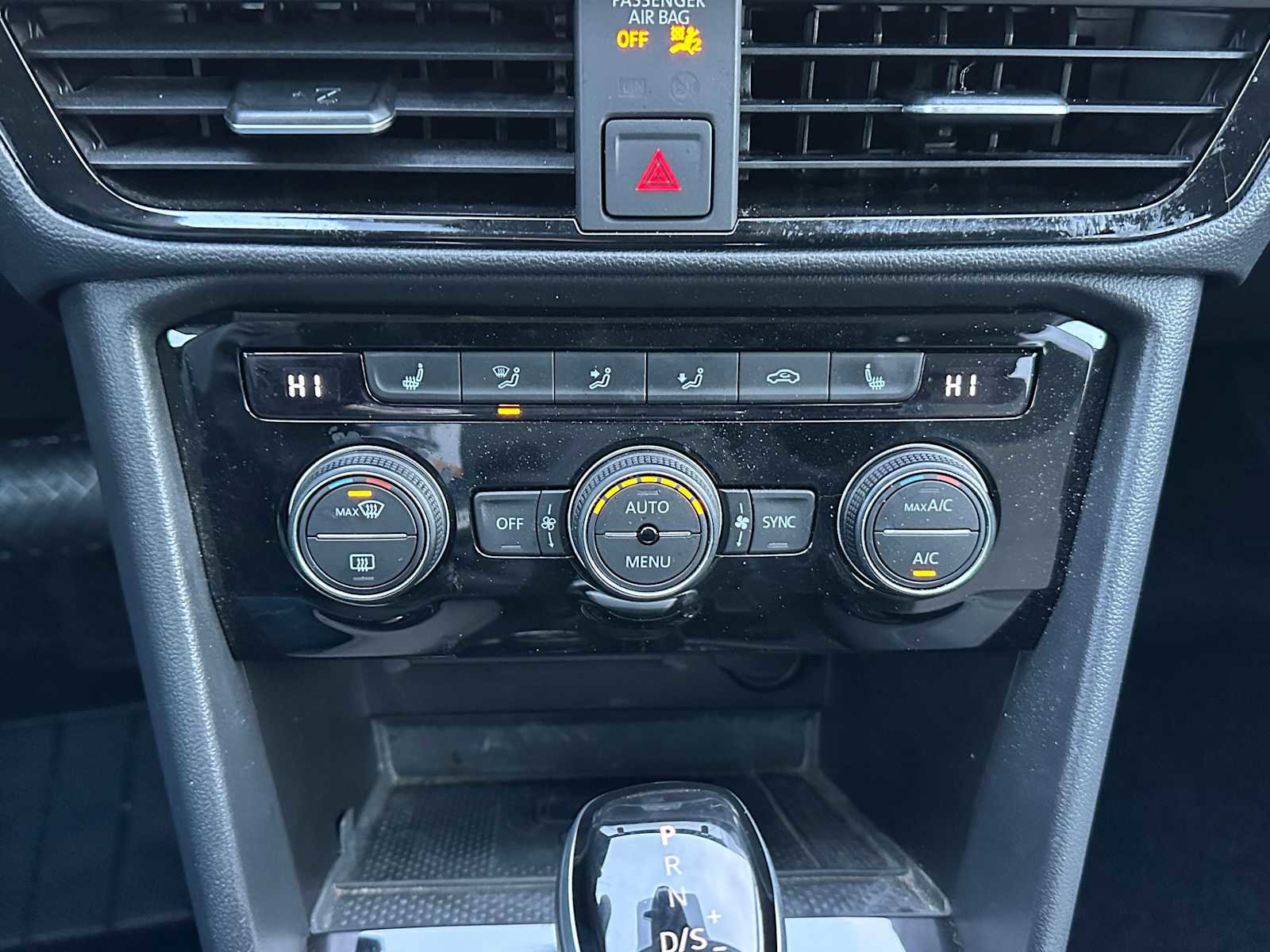 Used 2024 Volkswagen Taos SE image 27