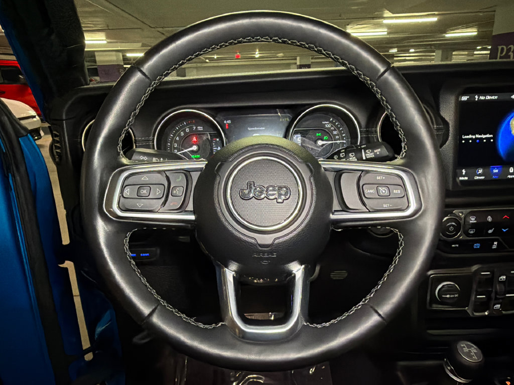 Used 2023 Jeep Wrangler Unlimited Sahara w/ Cold Weather Group AWD/4WD image 23
