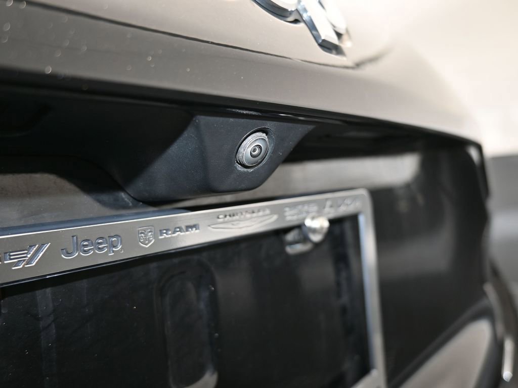 Used 2024 Jeep Compass Latitude image 36