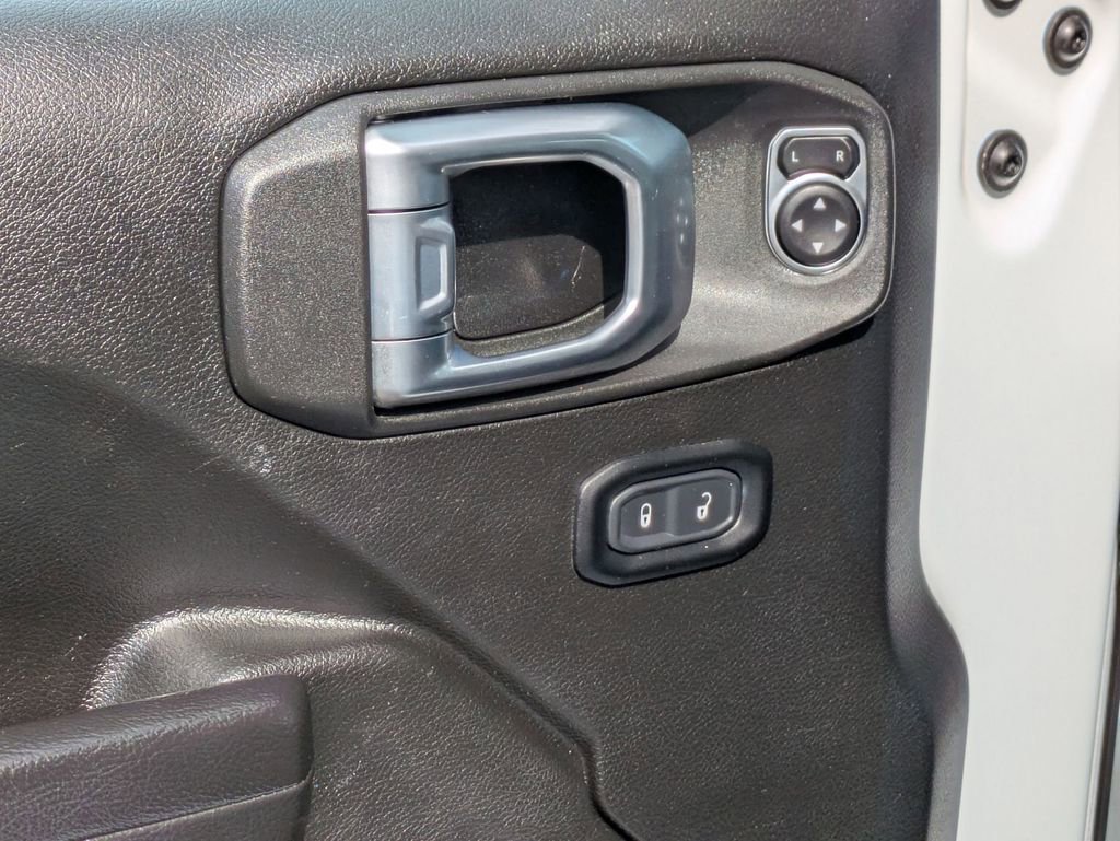 Used 2023 Jeep Wrangler Unlimited Rubicon w/ Cold Weather Group image 13
