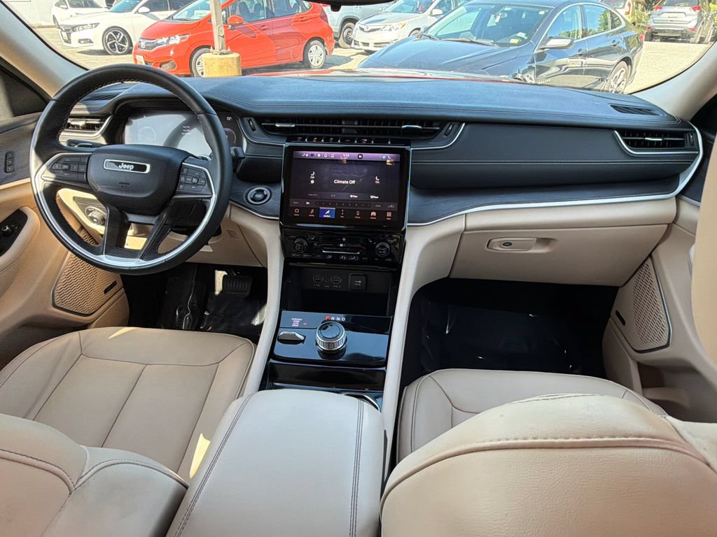 Used 2022 Jeep Grand Cherokee Limited AWD/4WD image 16