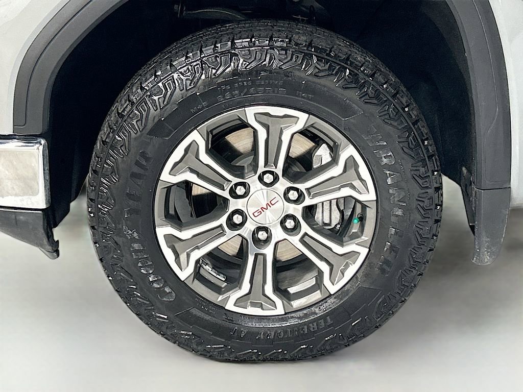 Used 2025 GMC Sierra 1500 SLE image 31