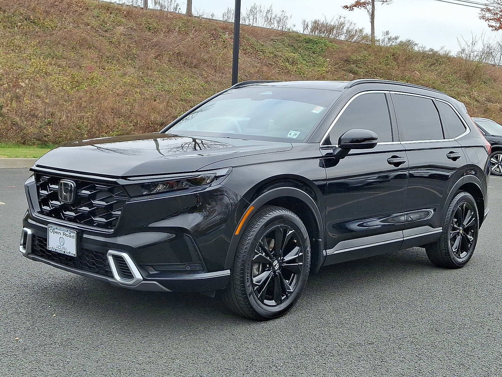 Used 2024 Honda CR-V Sport Touring image 3