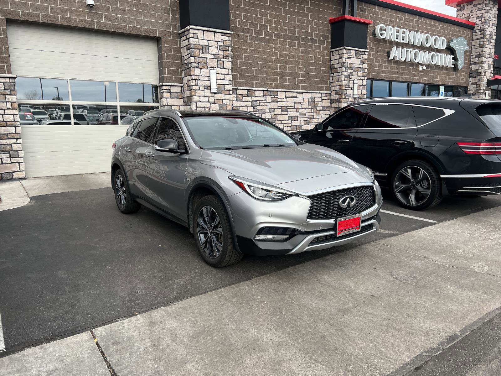 Used 2018 INFINITI QX30 Premium w/ Navigation Package image 1