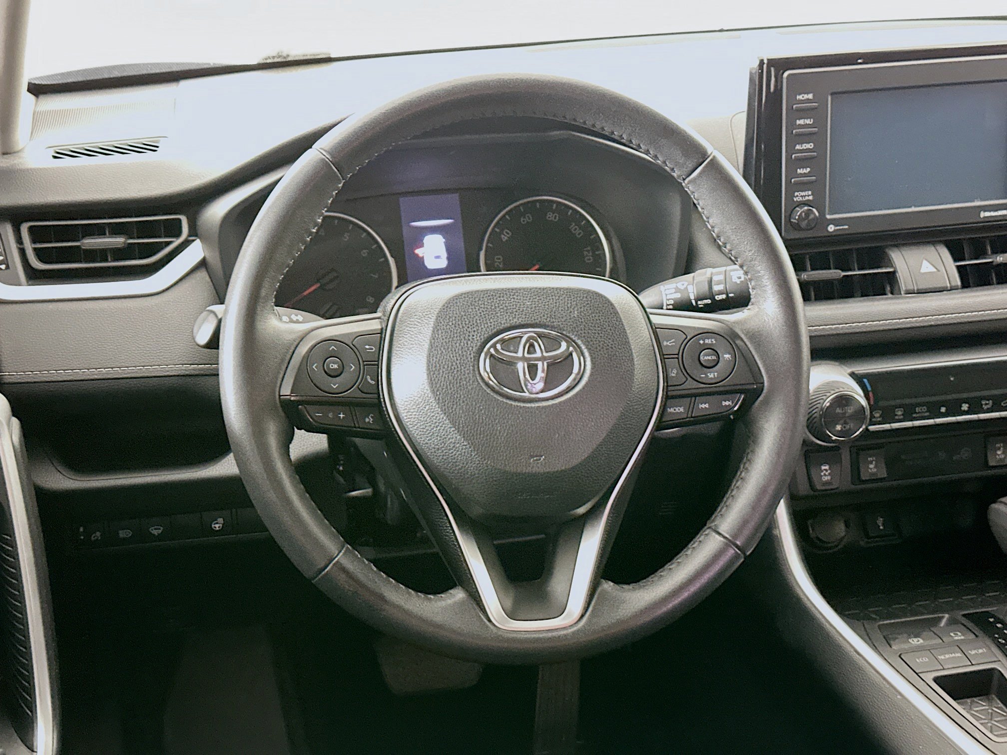 Used 2021 Toyota RAV4 XLE w/ XLE Grade Weather Package FWD image 18