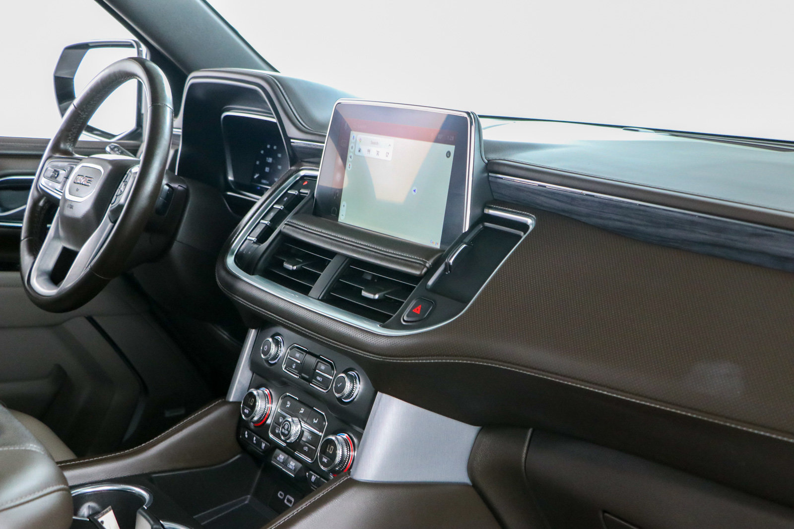 Used 2023 GMC Yukon SLT w/ SLT Premium Package AWD/4WD image 31