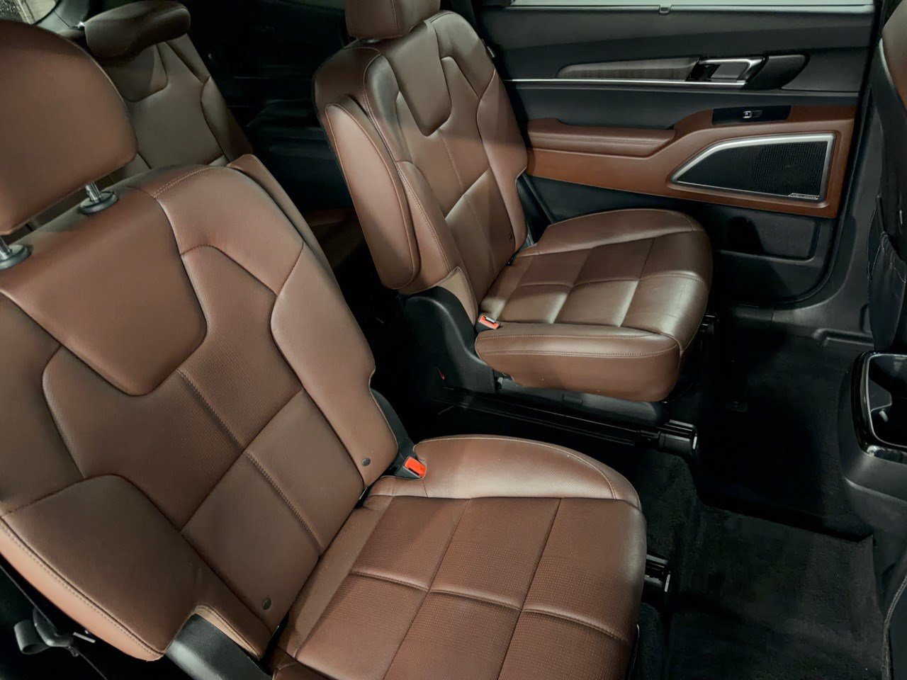 Used 2024 Kia Telluride EX w/ EX Captain's Chair Package FWD image 29