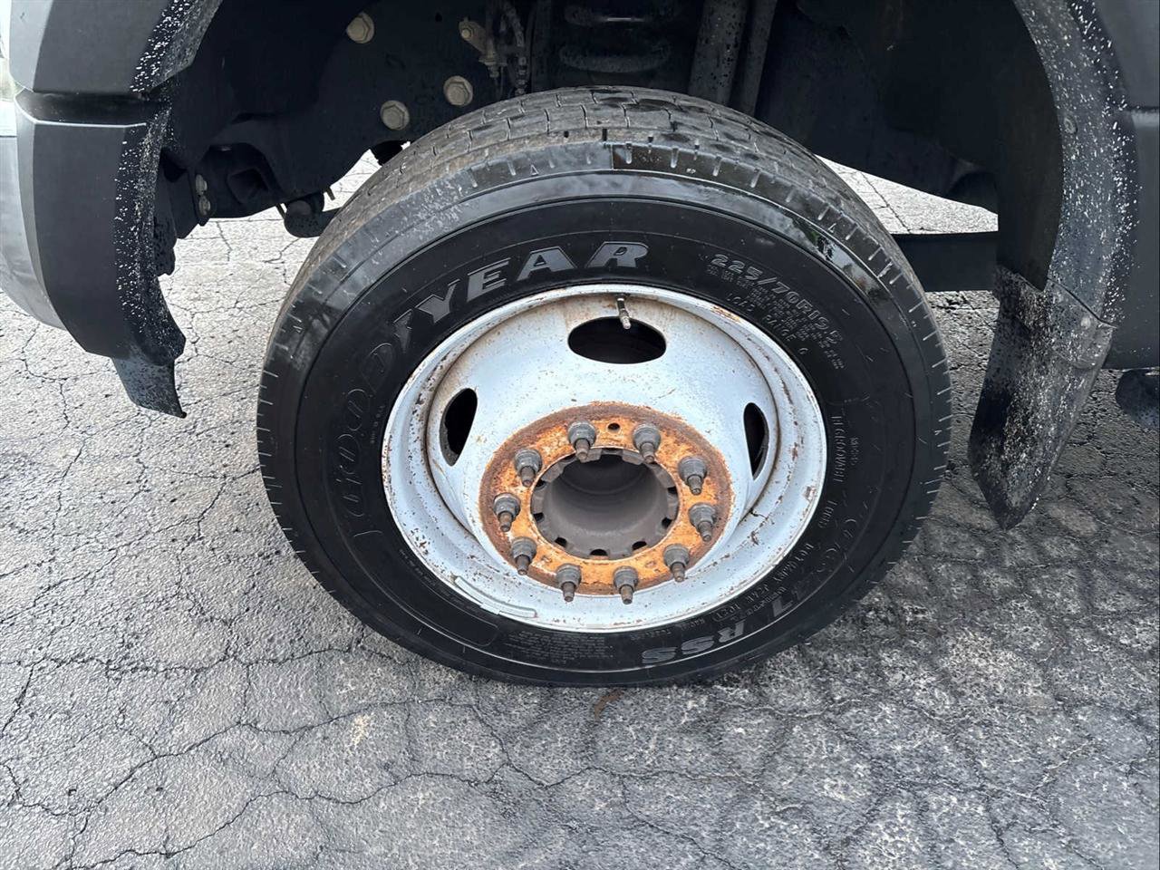 Used 2019 Ford F550 2WD Regular Cab Super Duty image 11