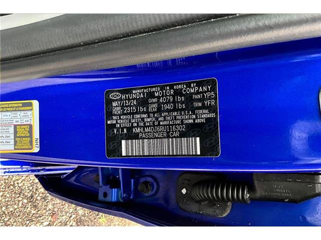 Used 2024 Hyundai Elantra Blue FWD image 21