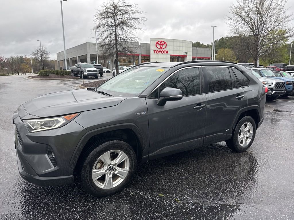 Used 2021 Toyota RAV4 XLE w/ Convenience Package image 2