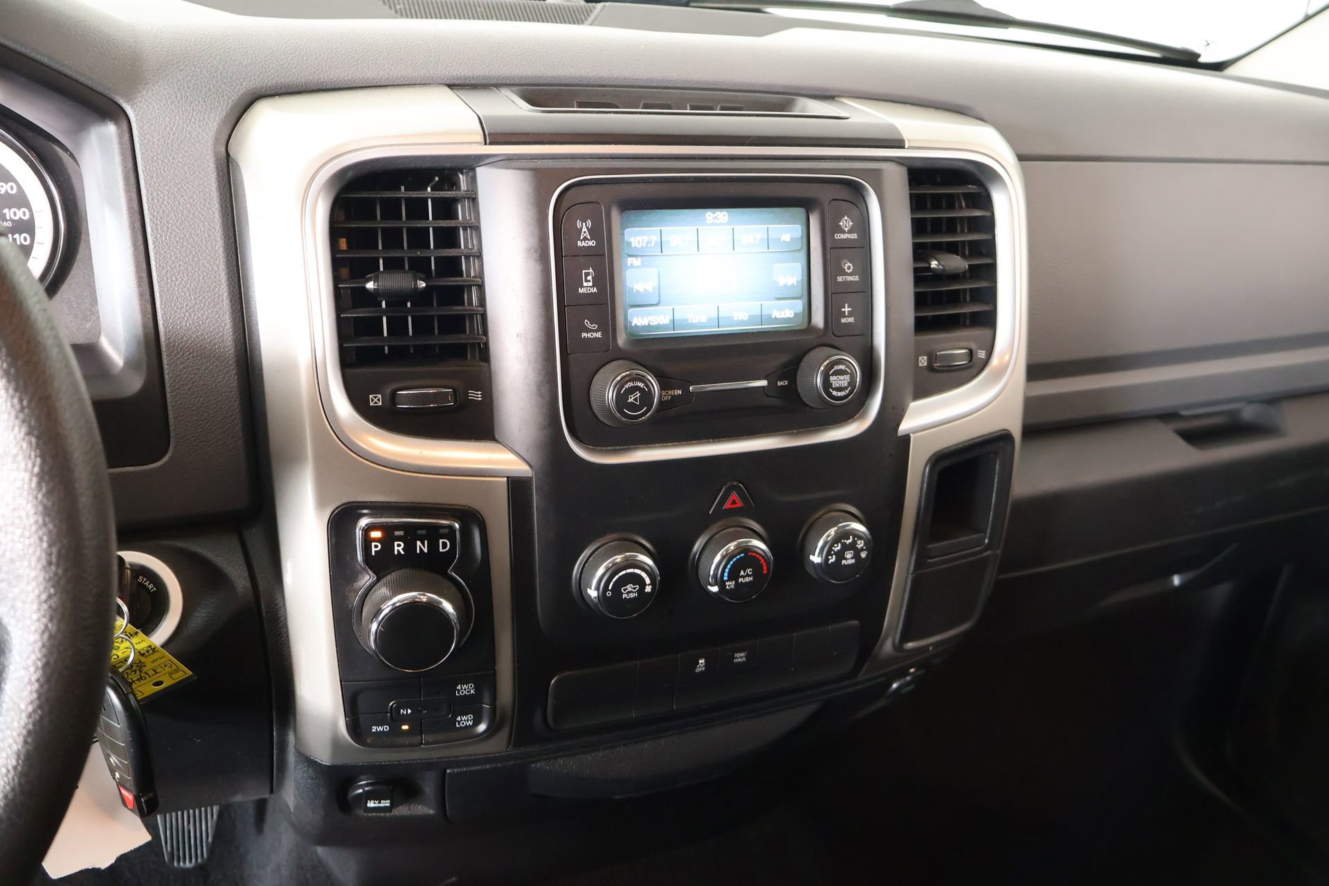 Used 2018 RAM 1500 Classic SLT image 5
