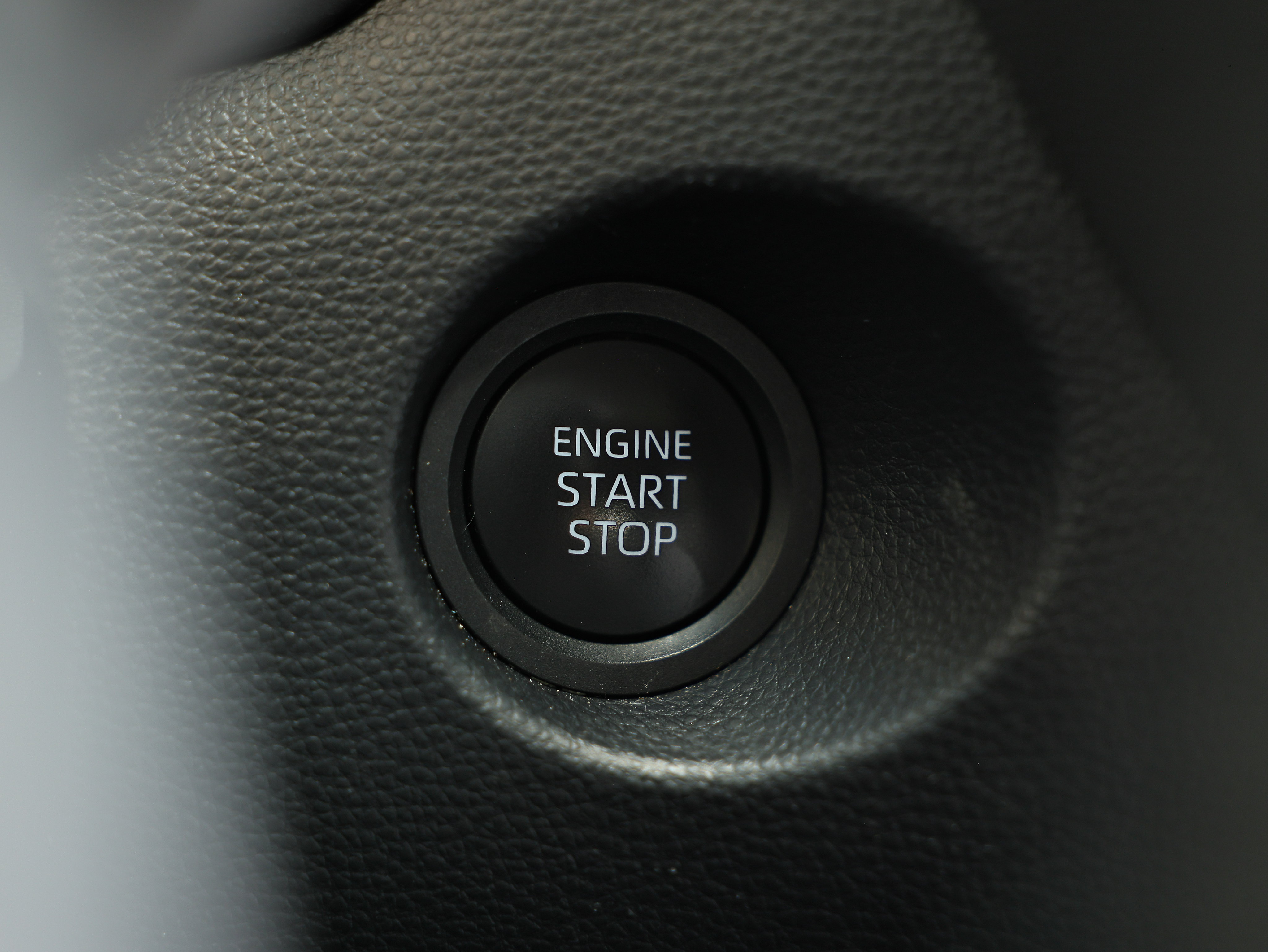 Used 2026 Toyota Corolla Cross XLE FWD image 34