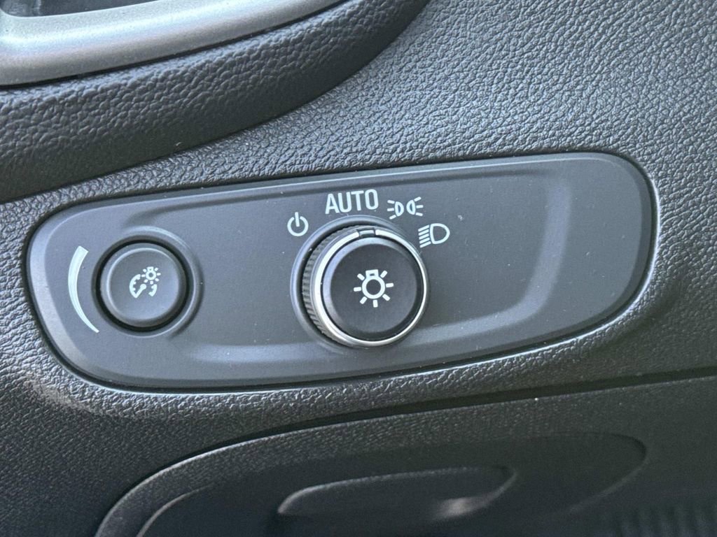 Certified 2019 Chevrolet Trax LT w/ LT Convenience Package image 20