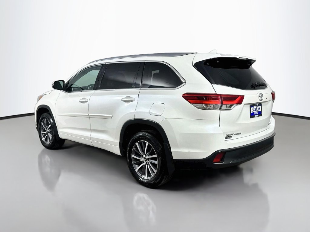 Used 2018 Toyota Highlander XLE AWD/4WD image 5