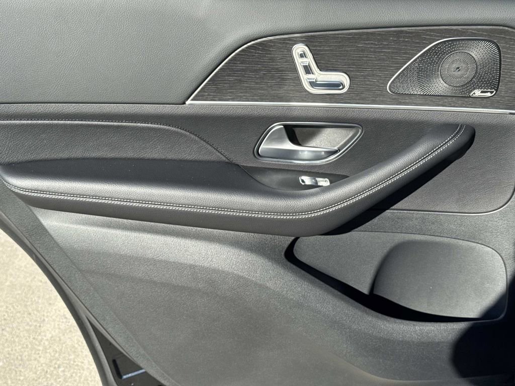 New 2026 Mercedes-Benz GLS 450 4MATIC image 11