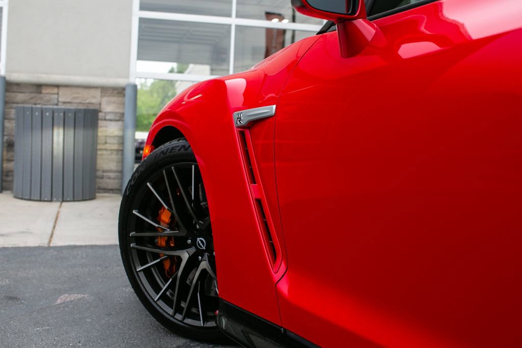 Used 2023 Nissan GT-R Premium w/ Floor Mat Package image 25
