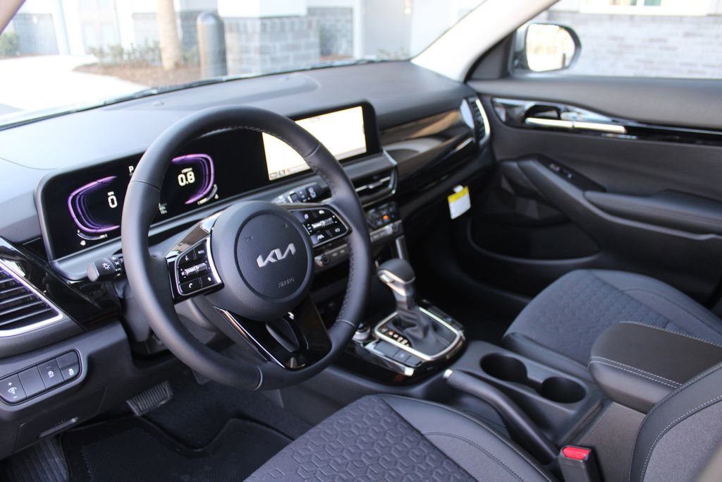 New 2026 Kia Seltos S FWD image 21