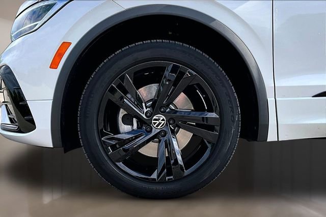 Used 2024 Volkswagen Tiguan SE R-Line AWD/4WD image 29