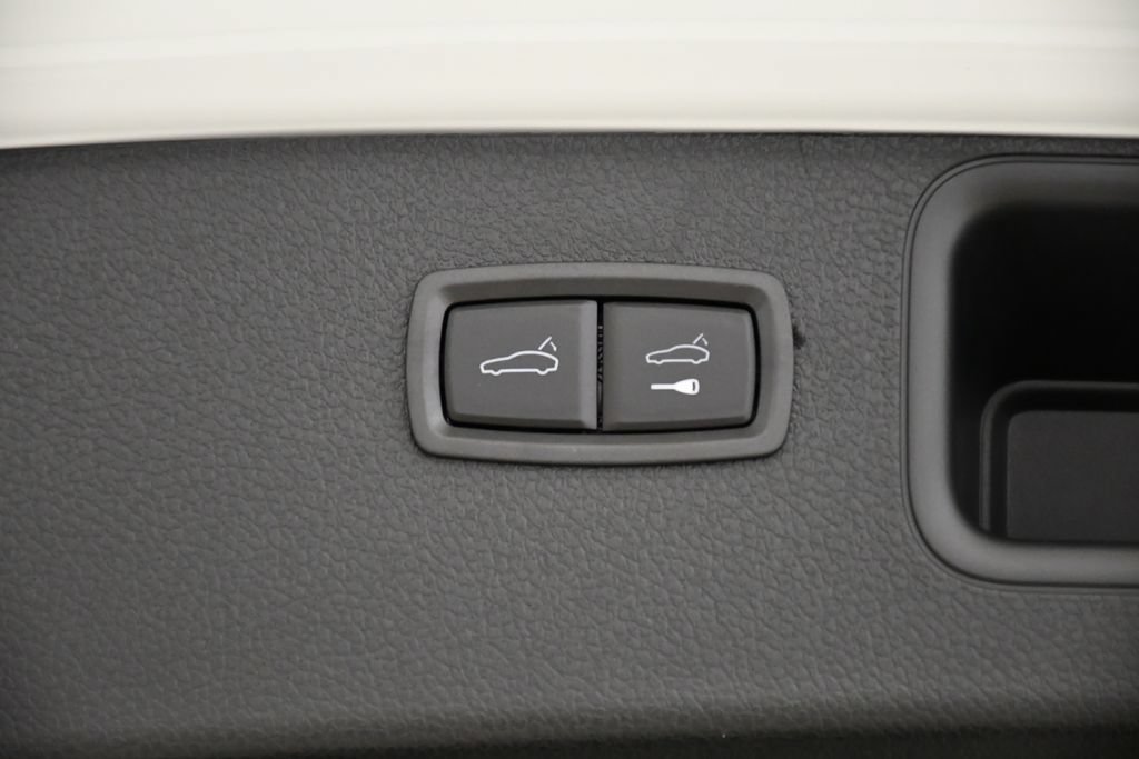 Certified 2026 Porsche Macan AWD/4WD image 59