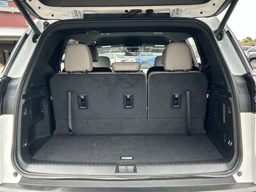 Used 2024 GMC Acadia Elevation FWD image 26