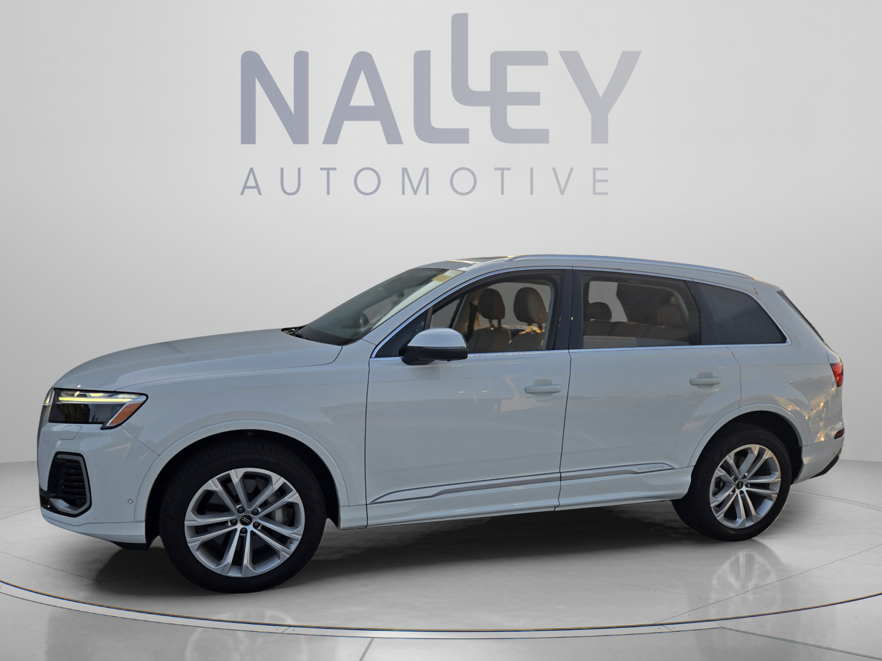 Used 2025 Audi Q7 2.0T Premium Plus AWD/4WD image 2