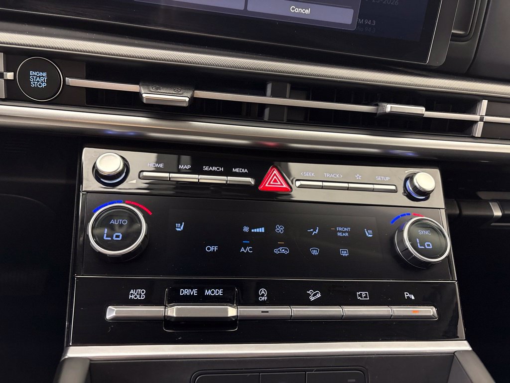 Used 2025 Hyundai Santa Fe SEL FWD image 34